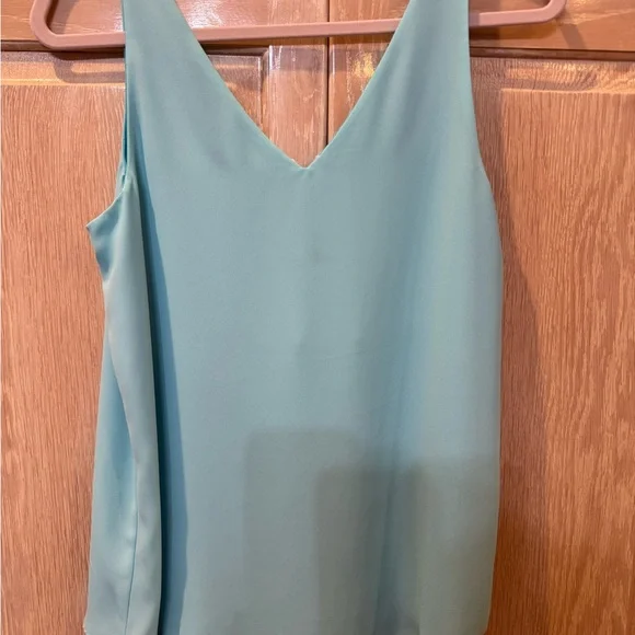 Lilly Pulitzer Blue reversible Camisole top! Size S (tag removed for reversible) - Picture 3 of 6